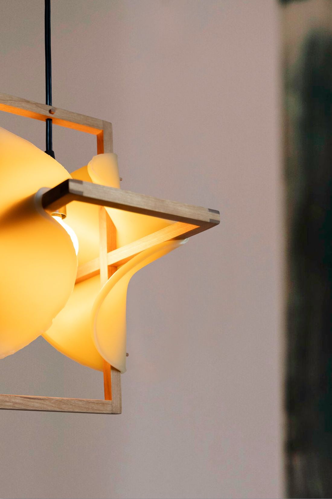 Mind Your Beeswax, lighting